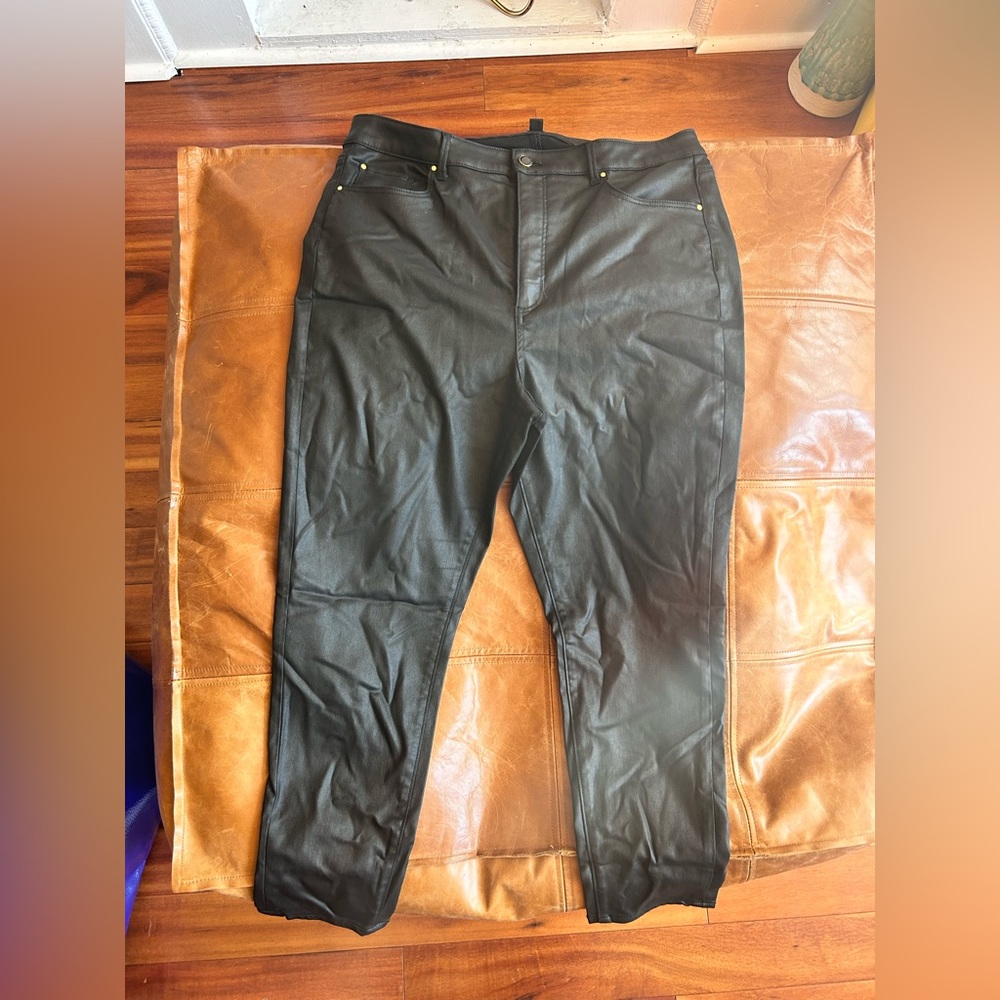 Curvy Sculpting Pocket High Rise Skinny Jeans in Black Coated Denim